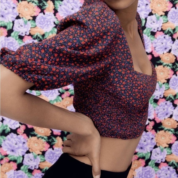 ZARA Red Floral Cropped Peasant Top Puff Sleeve Sweetheart Neck Blouse Large - Picture 2 of 8